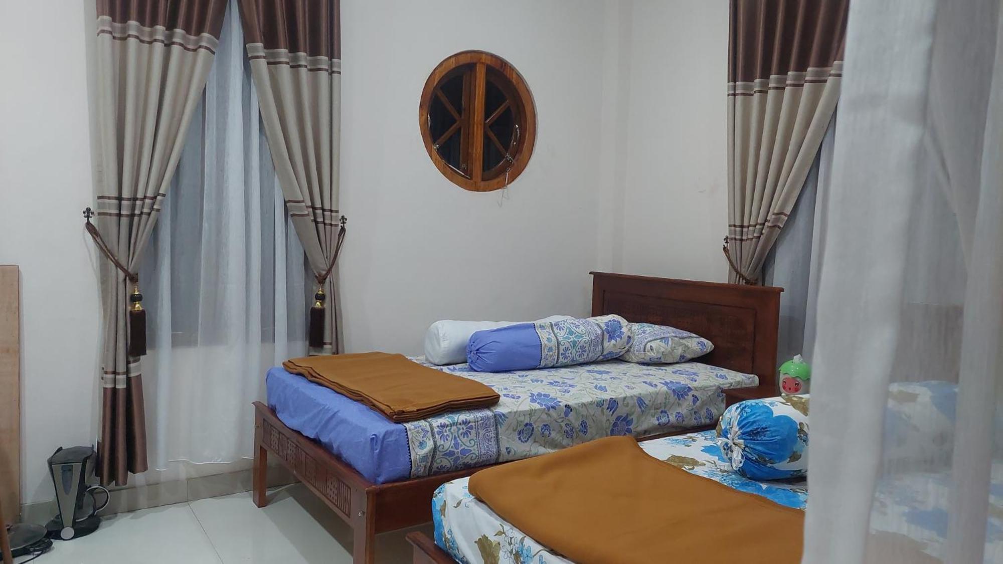 Kopa Hilltop - Family Guest Home روتينج الغرفة الصورة