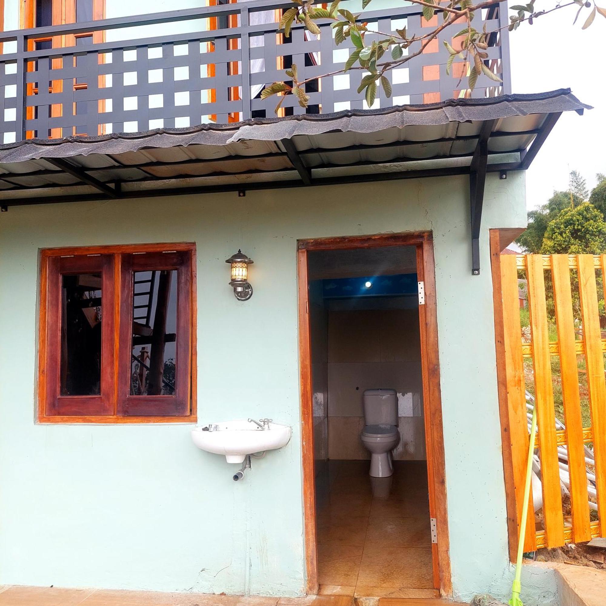 Kopa Hilltop - Family Guest Home روتينج الغرفة الصورة